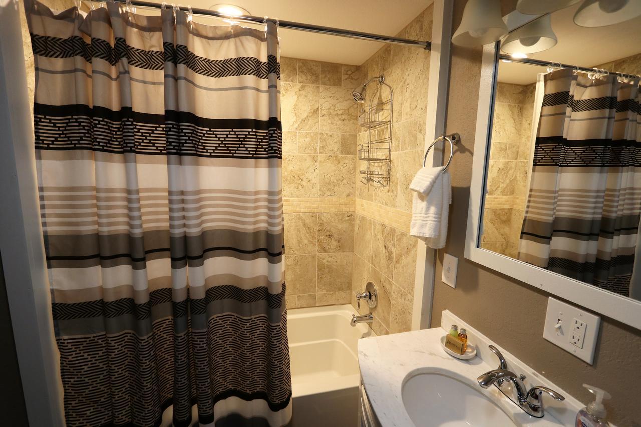 Brimley Motel Suites Ngoại thất bức ảnh
